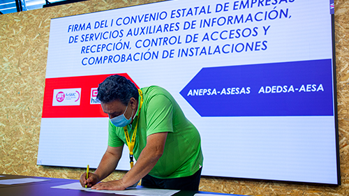 UGT firma el primer convenio estatal de los denominados auxiliares de servicios cuyas funciones vienen tipificadas en la Ley 5/2014 de 14 de abril